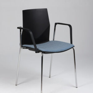 Four Design FourCast kantinestol med armlæn - sort/blå
