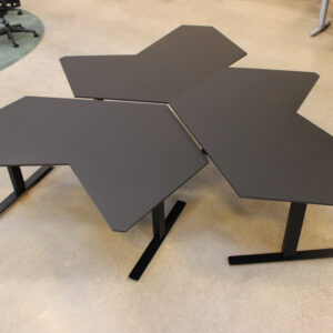 AiR Compete NDG04 hæve-sænkeborde arbejdsstation - sort linoleum