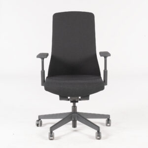 Interstuhl - Pure kontorstol - sort fame - polstret sæde og ryg - 3D armlæn