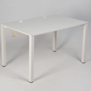 Skrivebord - hvid laminat