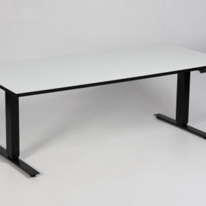 Swedstyle hæve sænkebord - hvid laminat med sort kant/sort stel