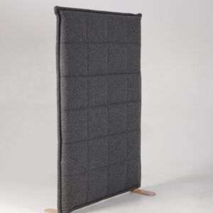 Abstracta Stitch skillevæg - mørkegrå med træfødder