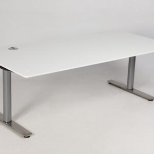 Kinnarps hæve sænkebord - hvid laminat/gråt stel