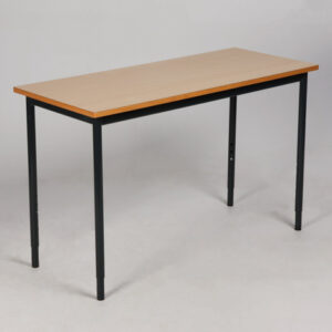 Randers højdejusterbart skolebord med lige kanter - bøgelaminat