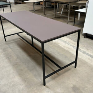 Lavt højbord - brun linoleum