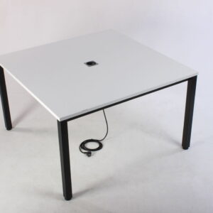 Konferencebord med udtag