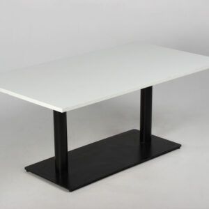 Lavt bord - sort/hvid laminat