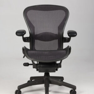Herman Miller Aeron B konferencestol - sort/aubergine Pellicle