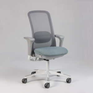 HÅG SoFi 7500 kontorstol med armlæn - lys blå uld