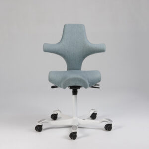HÅG Capisco 8106 kontorstol - lys blå uld
