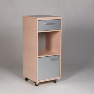 Smalt skab på hjul - hvidpigmenteret ahorn/sølvmetallic